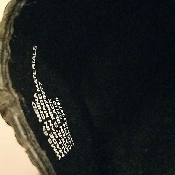 Shoes - Picture 4 of 4